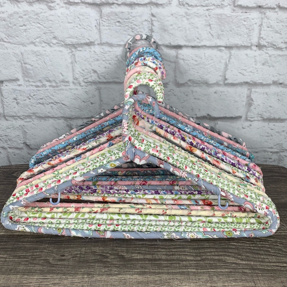 16 Decorative Clothes Hangers